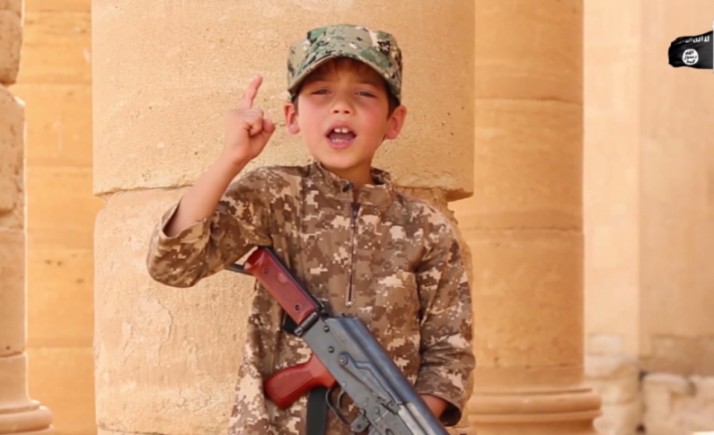 Isis, amputazioni e organi espiantati: gli affari dei terroristi con i bambini "inutili"