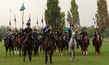 Lancieri di Montebello: quei cavalieri che montano ancora a cavallo