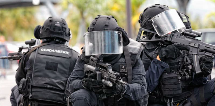 Terrorismo Francia foto groupe d'intervention de la gendarmerie nationale credits https://www.police-nationale.net/gign/